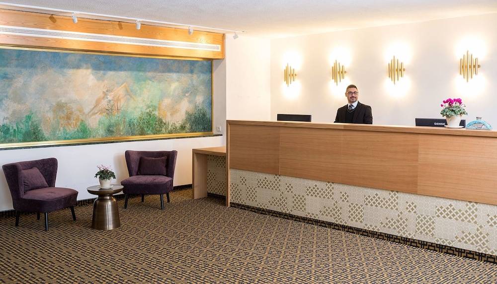 Seven Arches Hotel 2