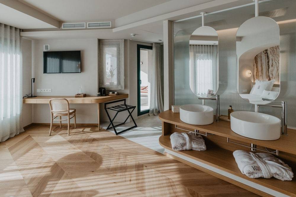 Hotel Petit Luxe 1