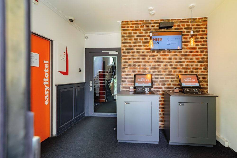 easyHotel Zürich City Centre 2