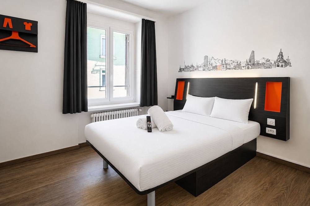 easyHotel Zürich City Limmatplatz 1