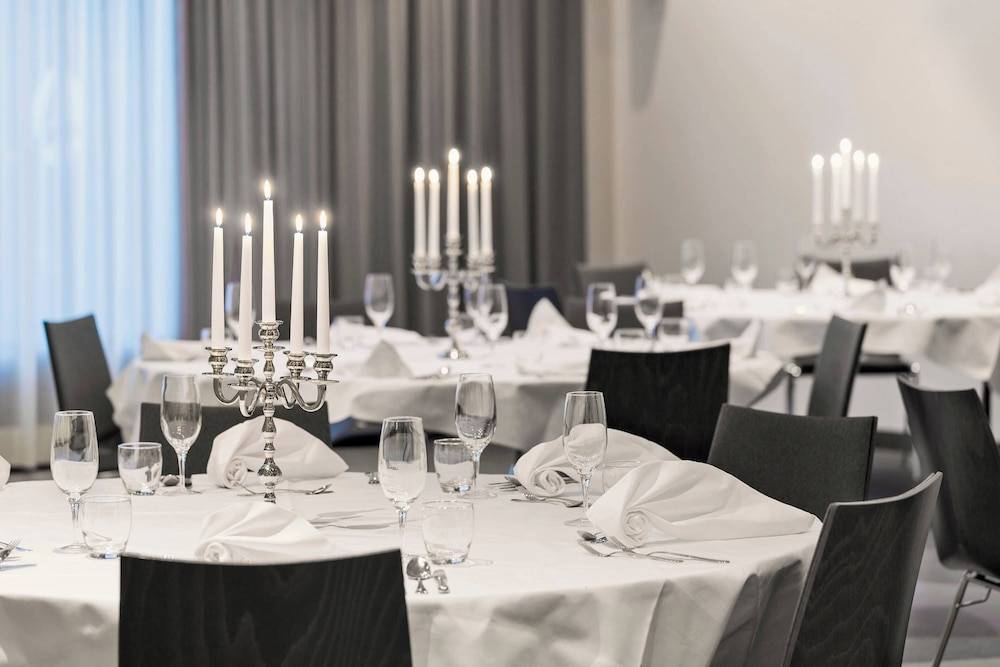 Courtyard by Marriott Zurich North 2