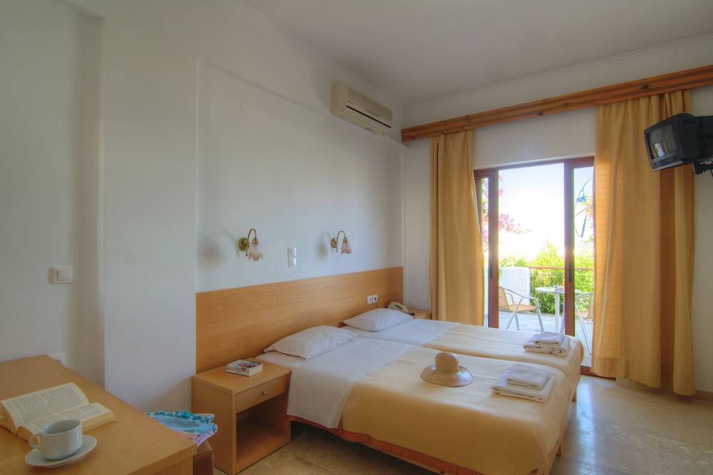 Adonis Hotel 2