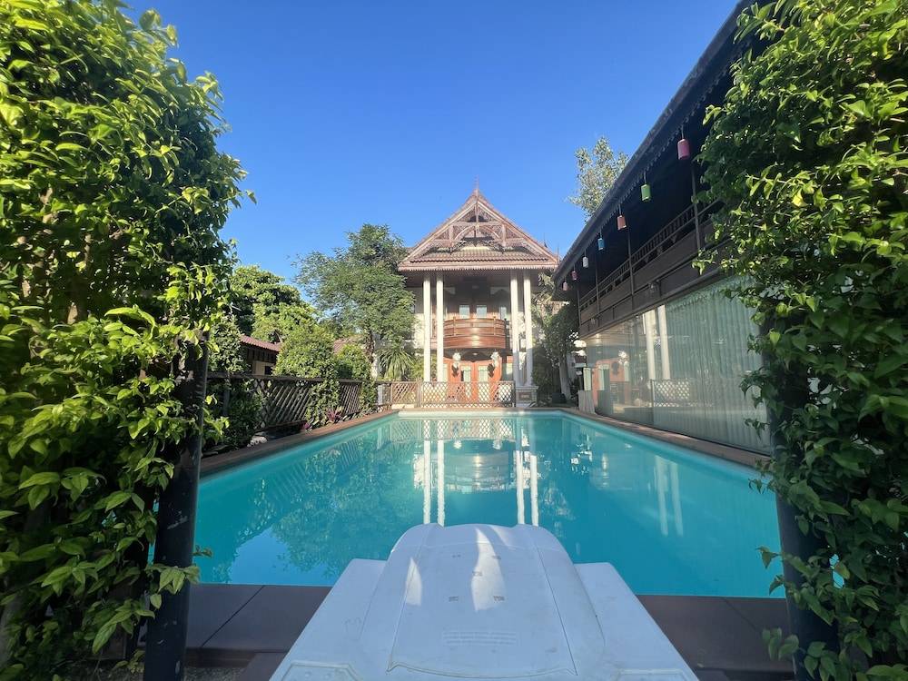 Pha Thai House 1
