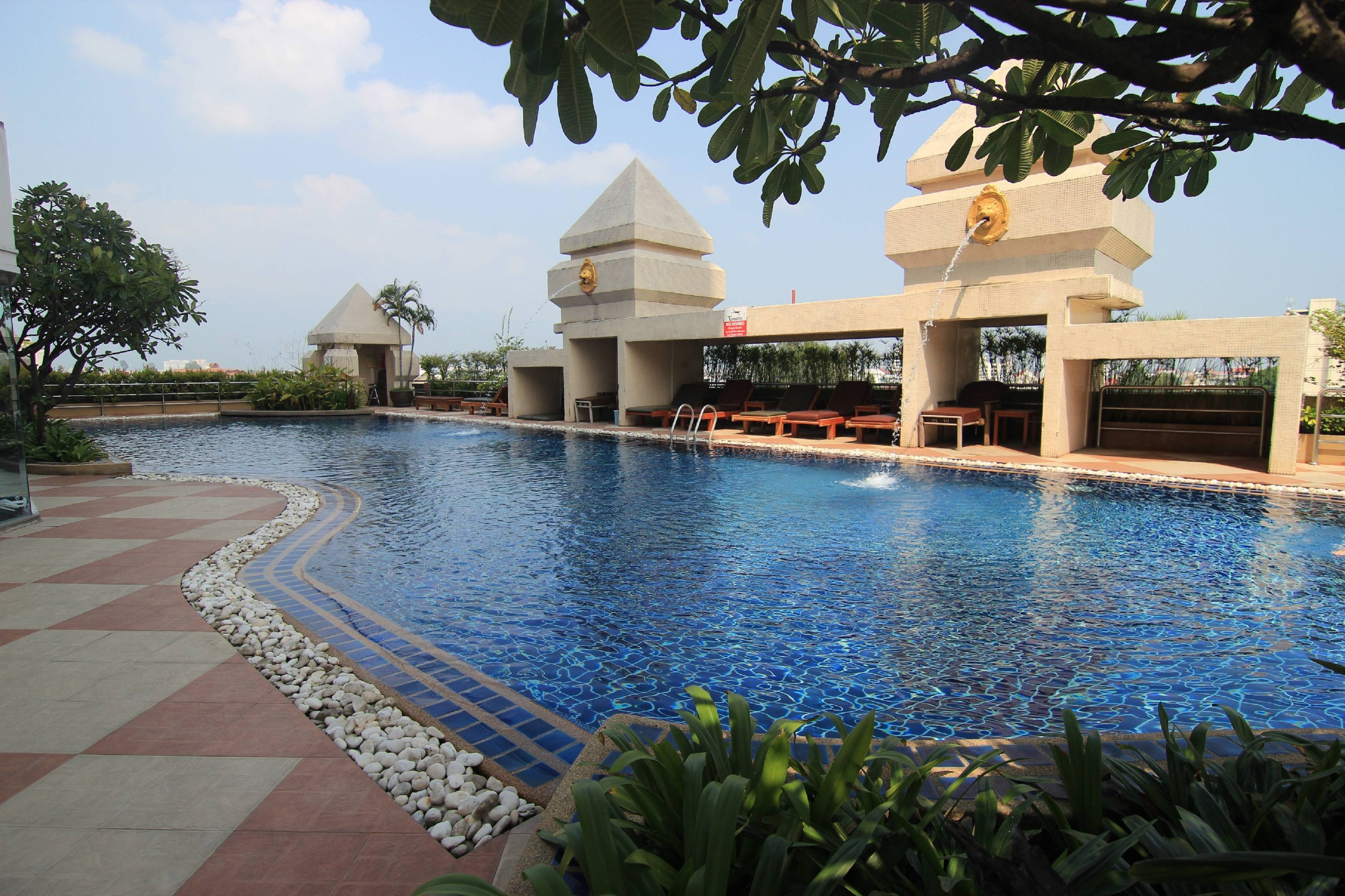 Duangtawan Hotel Chiang Mai 1