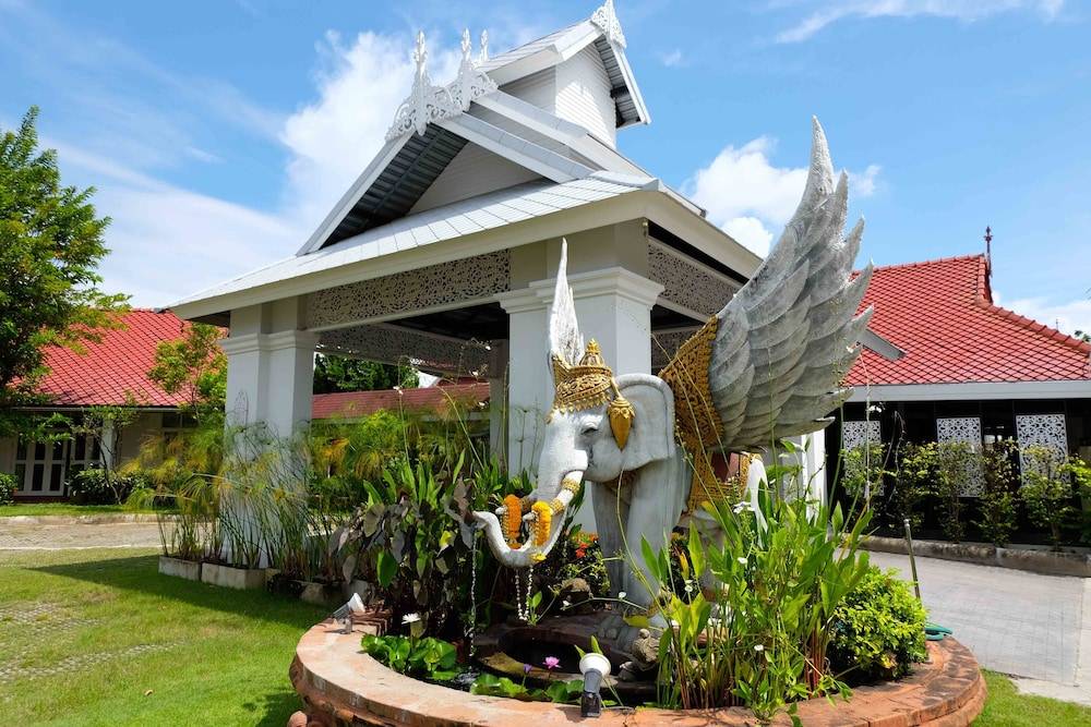 Karinthip Village 2