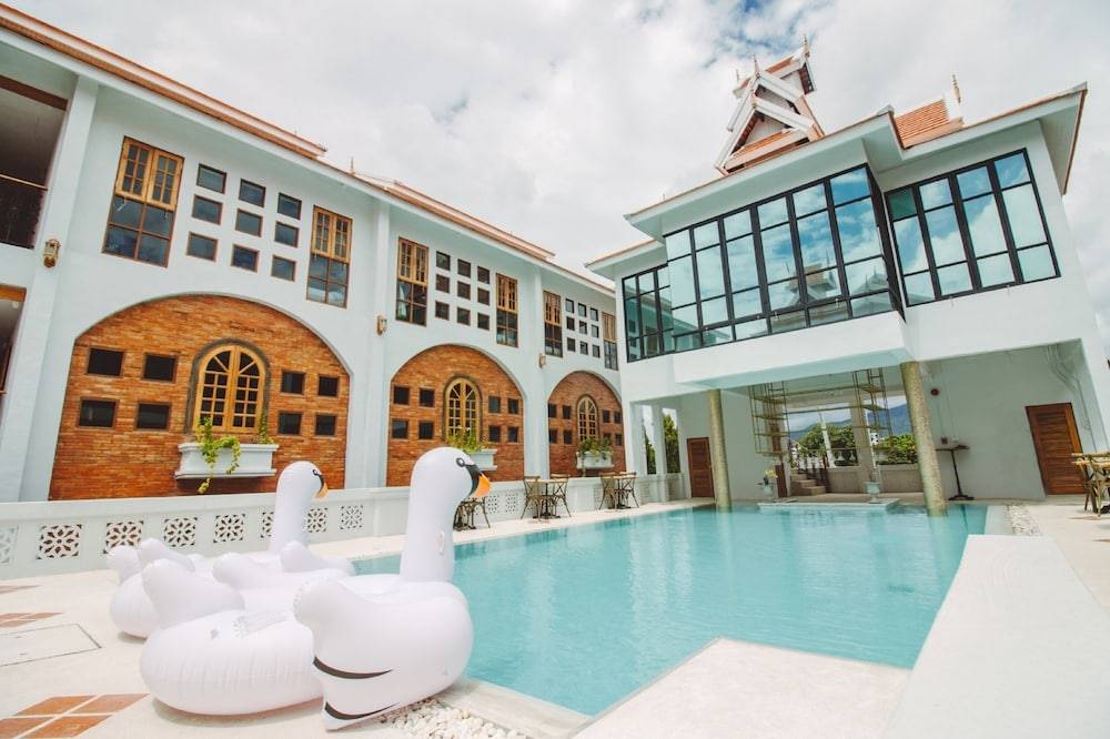 Lanna Oriental Hotel 1