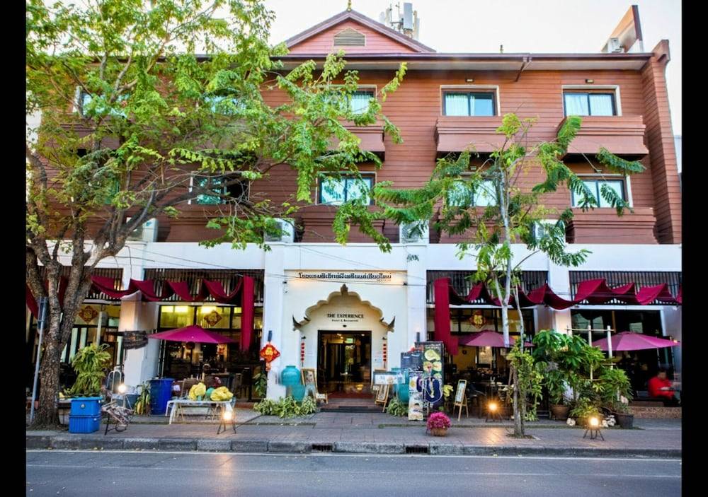 The Experience Walking Street Chiang Mai 1