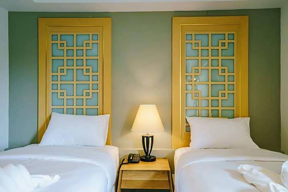 Moon Dragon Hotel 2