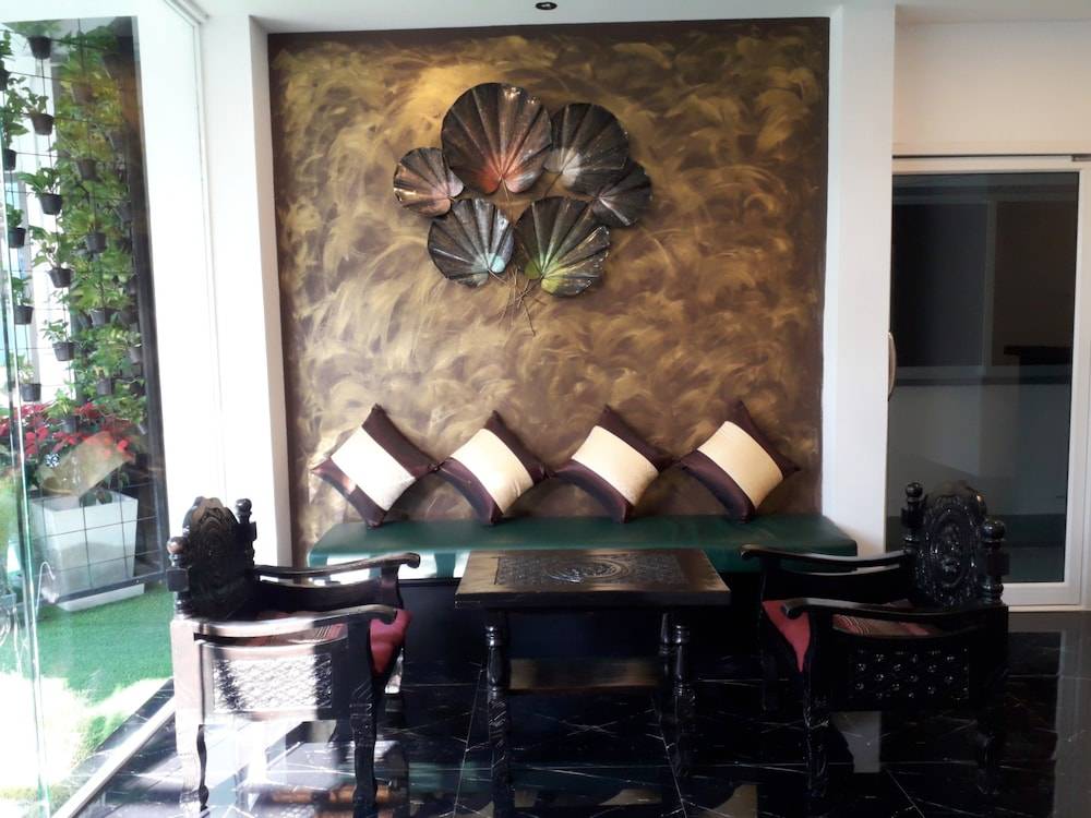 NorthLands House Hotel 1