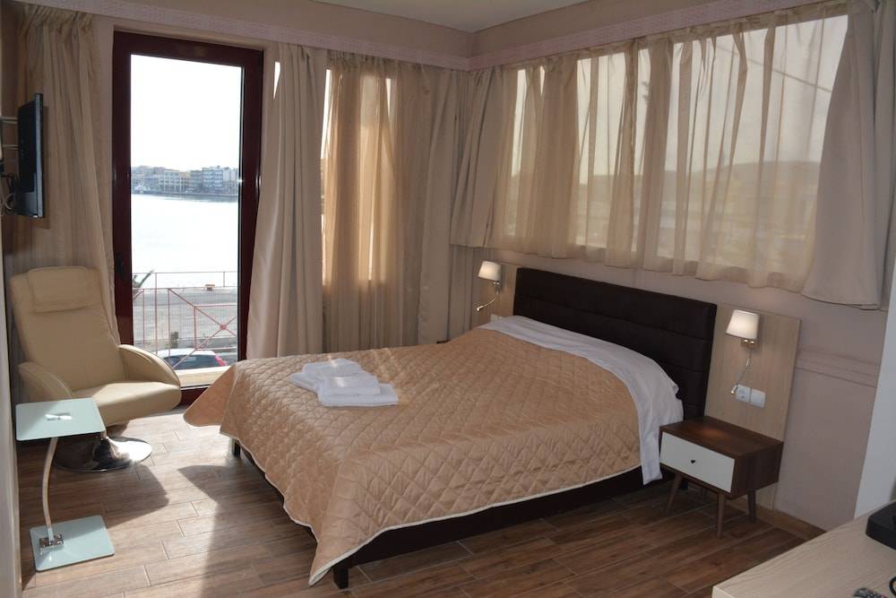 City Point Chios 1