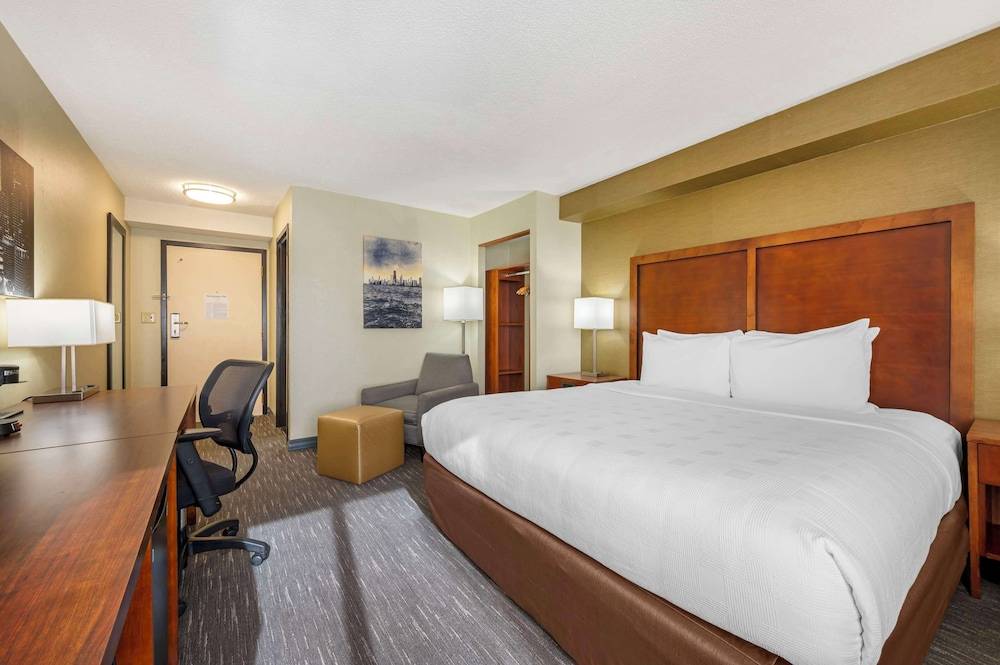 Best Western Chicago - Downers Grove 1