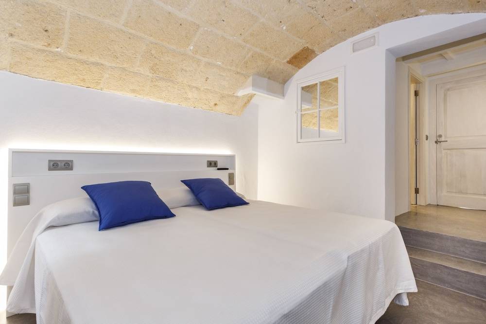 Petit Hotel 5 Fars 1