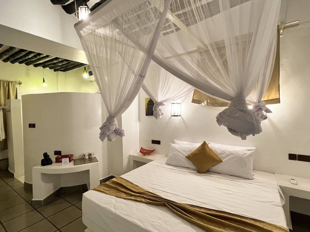 Emerald Palm Courtyard Hotel 1