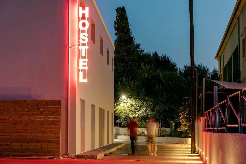 Local Hostel & Suites 1