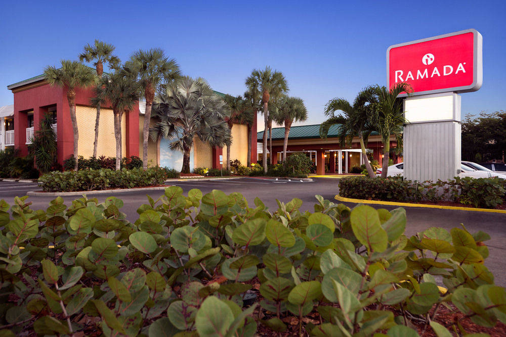 RAMADA BY WYNDHAM NAPLES 2