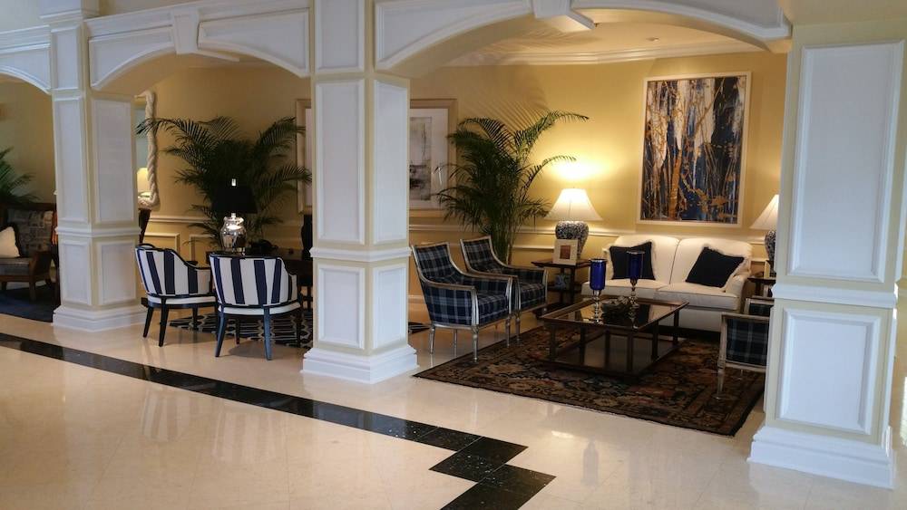 Inn at Pelican Bay 2