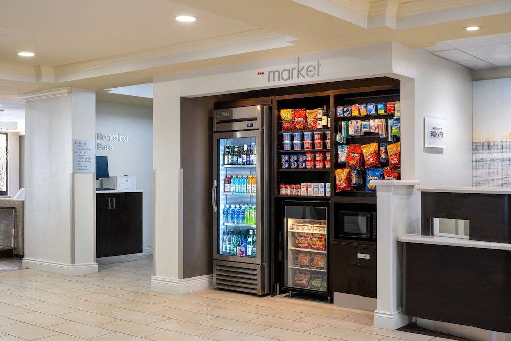 Courtyard by Marriott - Naples 2