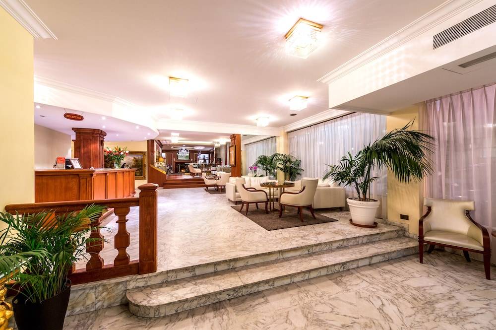 Hotel Century 2