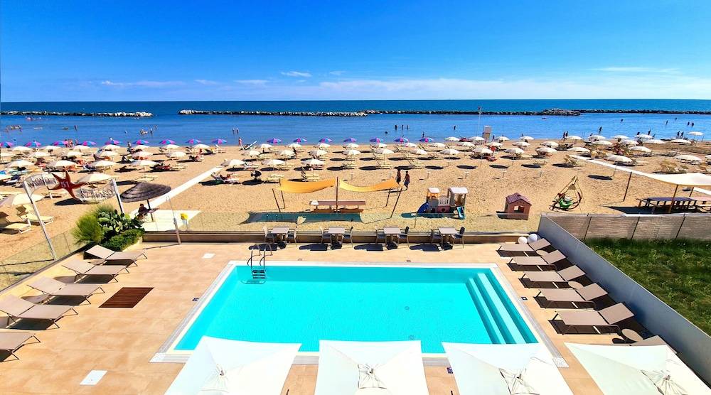 You & Me Beach Hotel - Adults Friendly 1