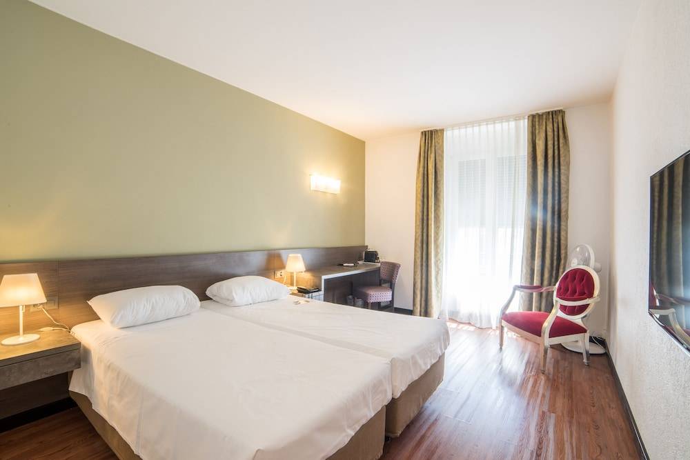 Hotel Montana 1