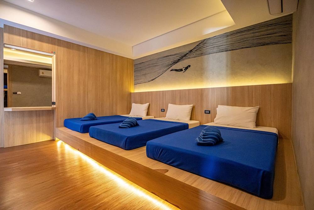 Patong Poshtel 1