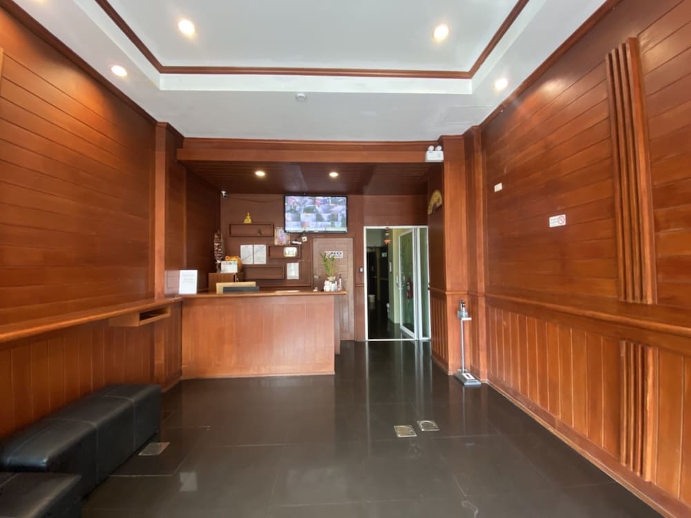 TJ Patong Hotel - Prime Location by OTOP Market & Sea 2