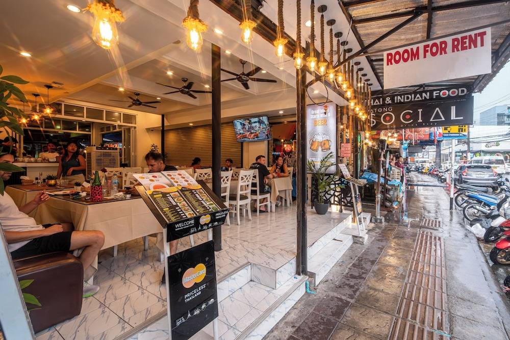 Patong Social Hotel & Restaurant, Patong Beach 1