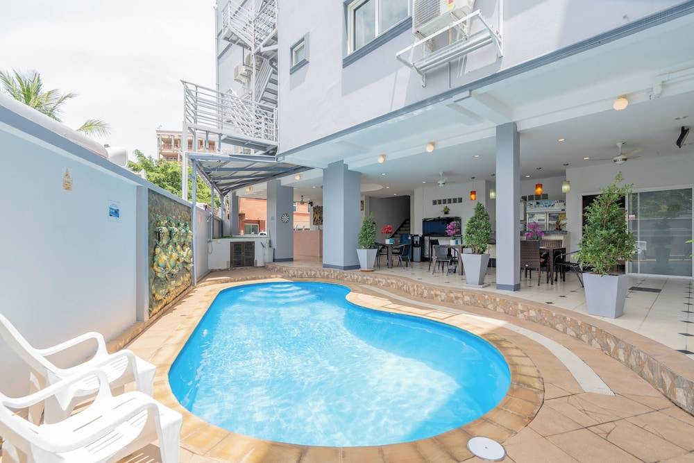 Square One Hotel Patong 1