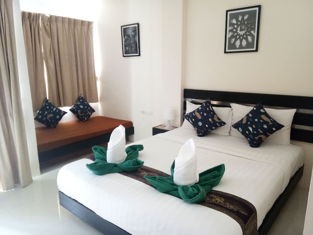 Island Patong Beachfront Apartments 1