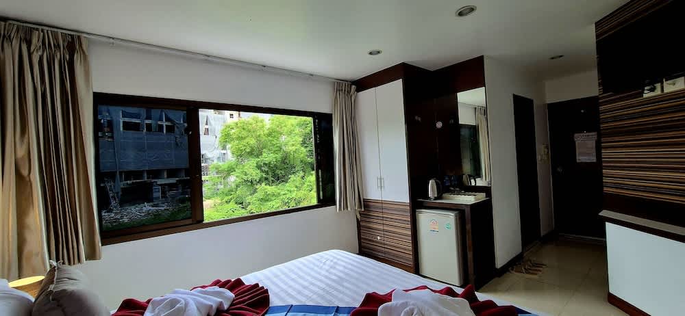 Patong Max Value Hotel 2