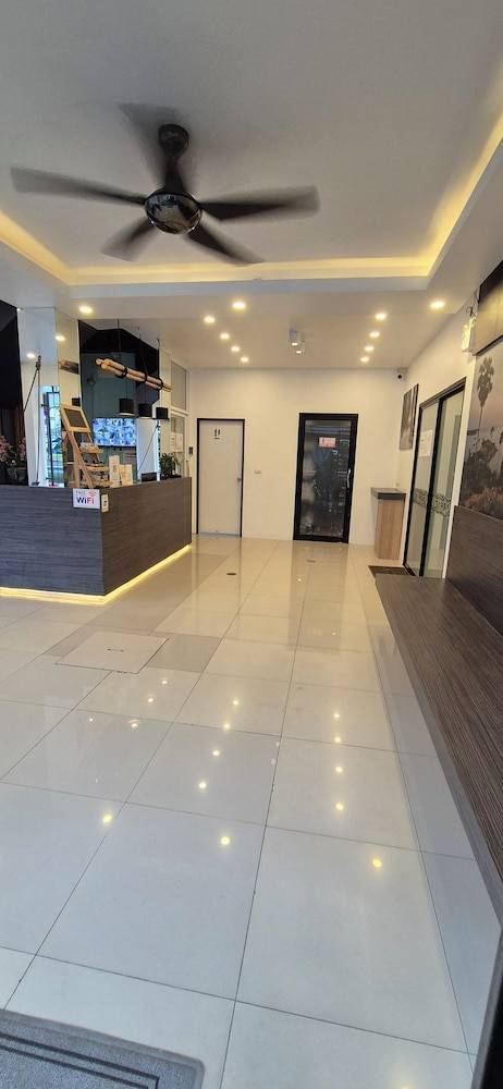 Hotel The Journey Patong New 2
