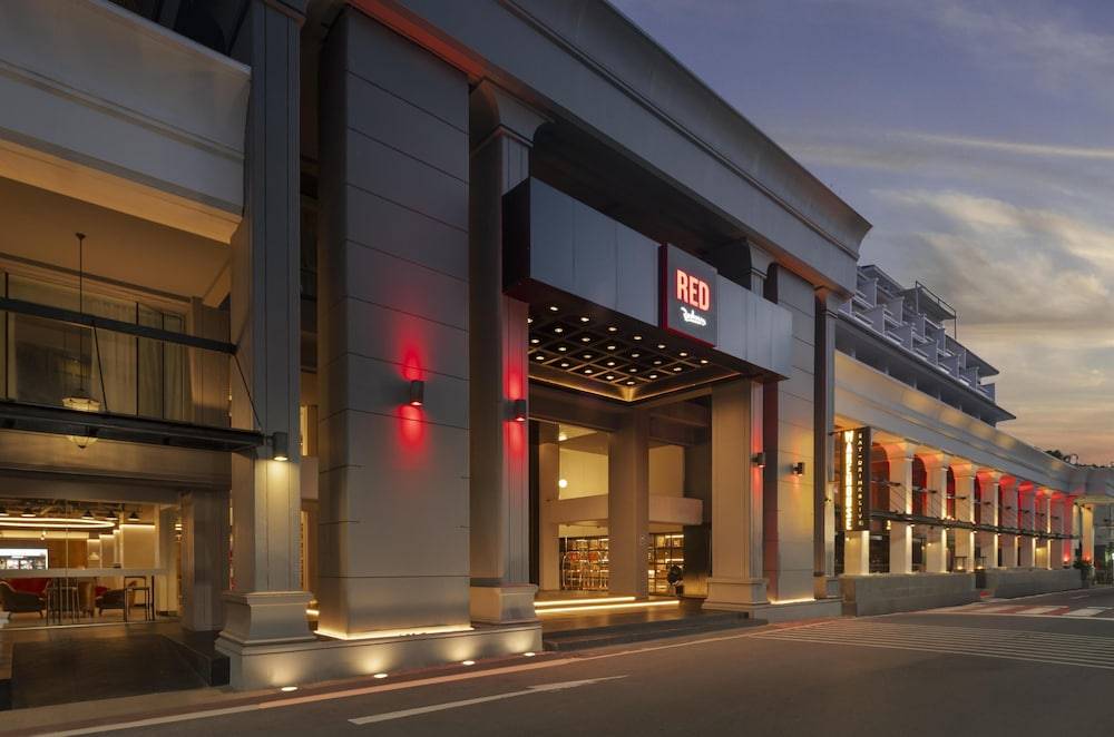 Radisson RED Phuket Patong Beach 1