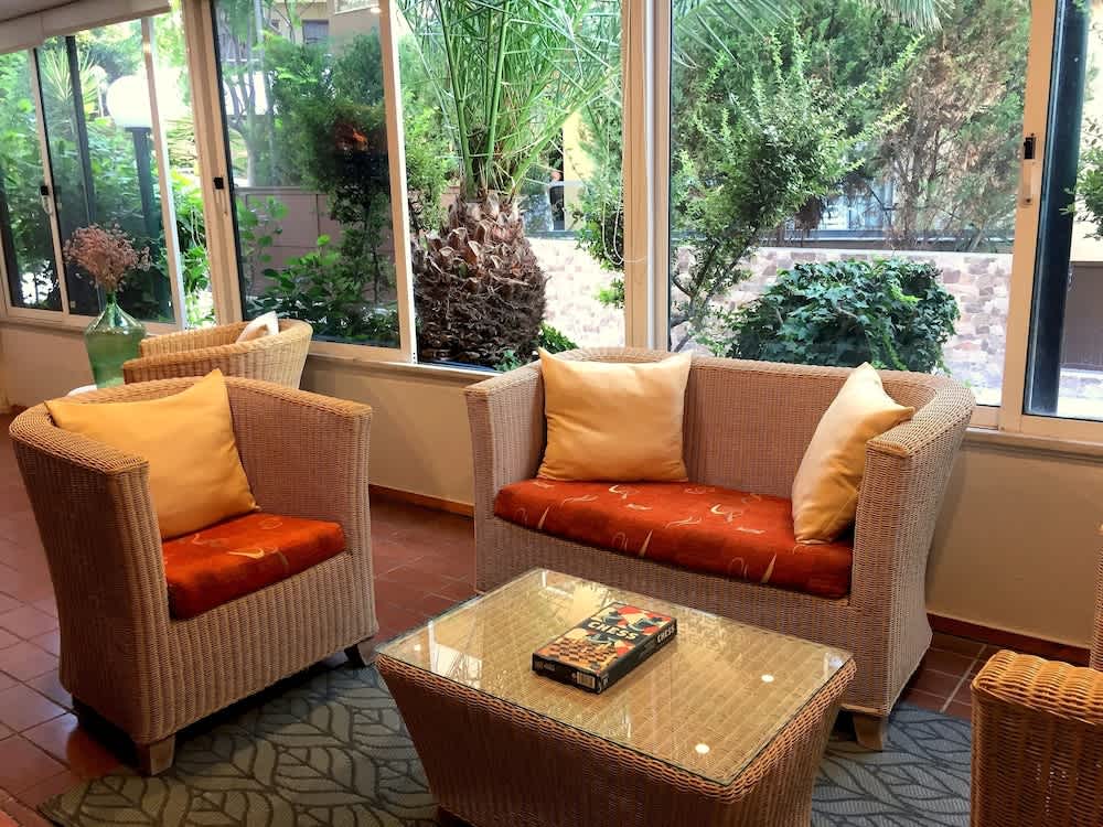 Caravel Hotel Apartments 2