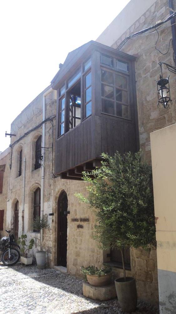 Domus Studios 1