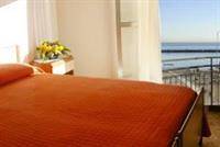 Hotel Dei Cesari - Fronte Mare - Breakfast XXL fino alle 12 2