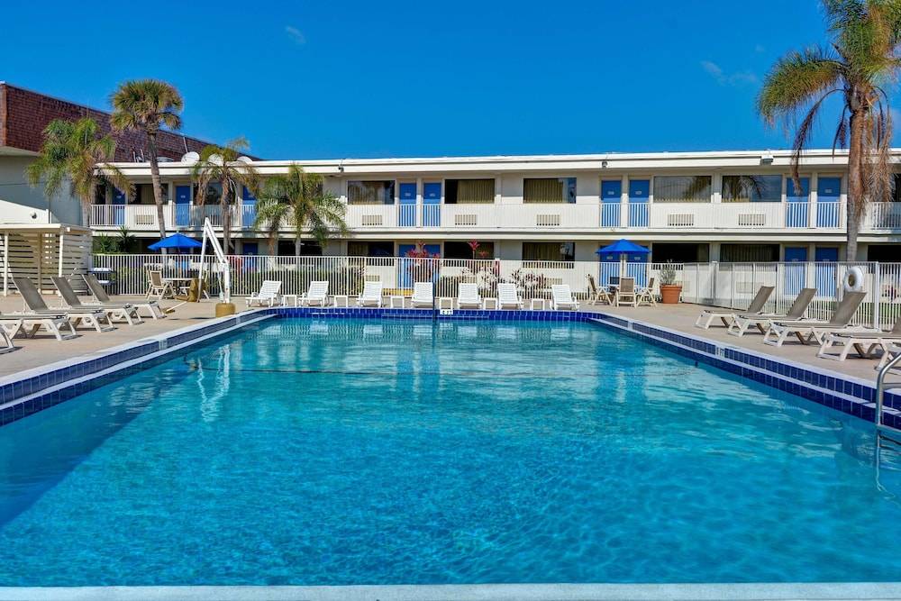 Motel 6 Cocoa Beach, FL 1