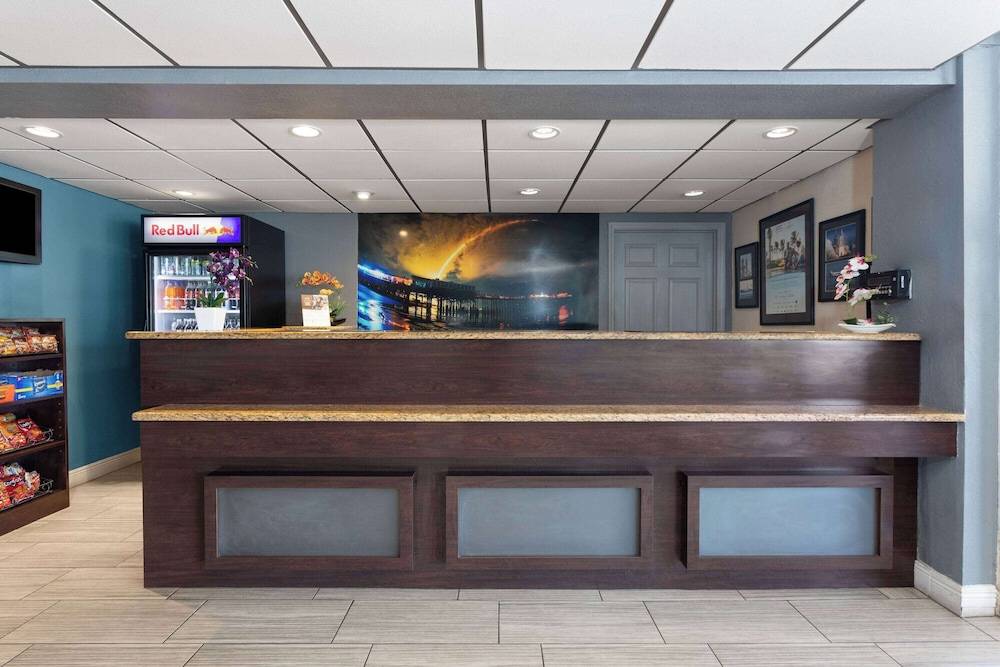 La Quinta Inn by Wyndham Cocoa Beach-Port Canaveral 2