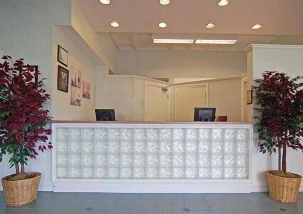 Cocoa Beach Suites Hotel 2