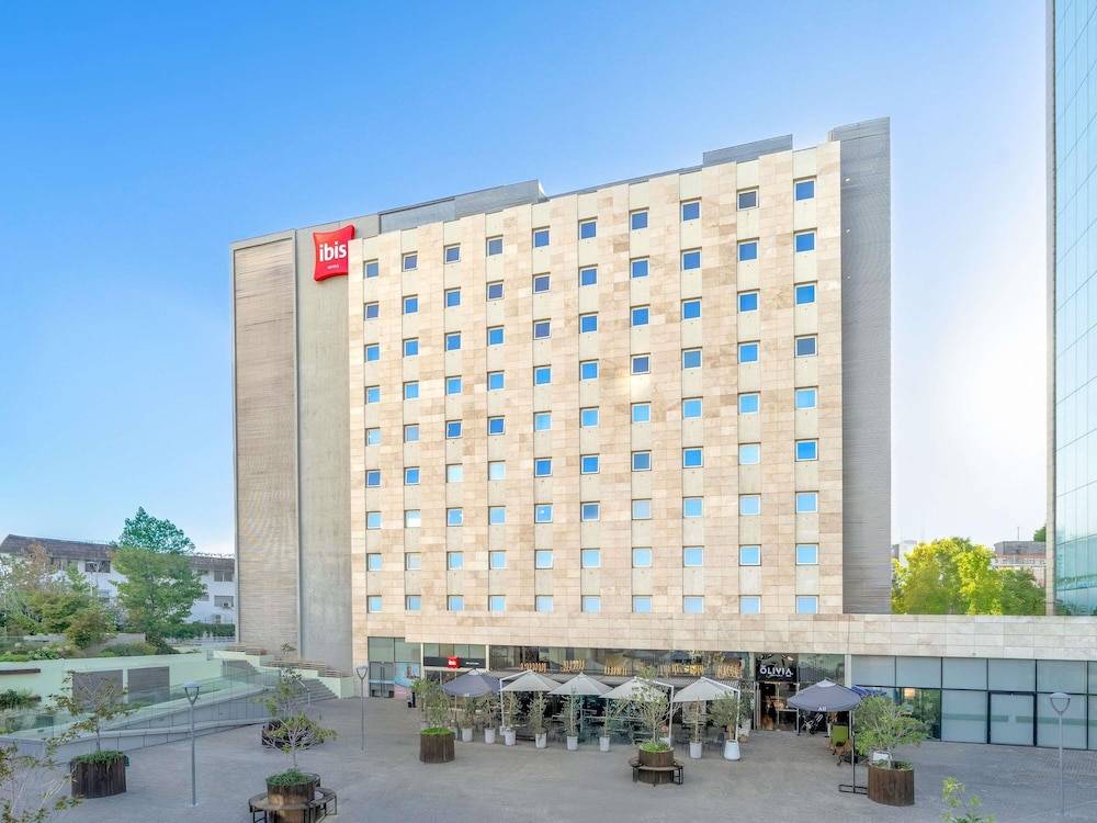 ibis Santiago Las Condes 1