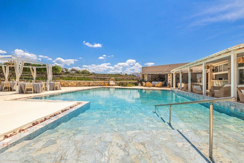 Paradise Island Villas 1