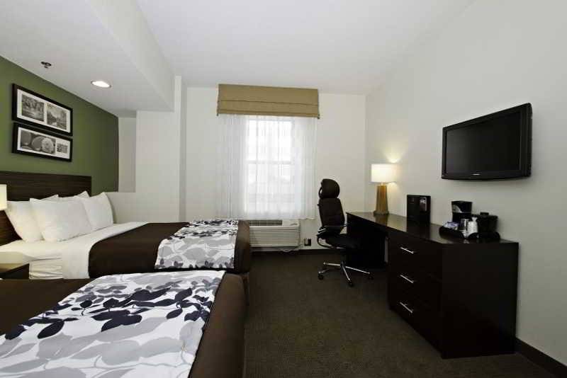 Sleep Inn & Suites Downtown Inner Harbor 2