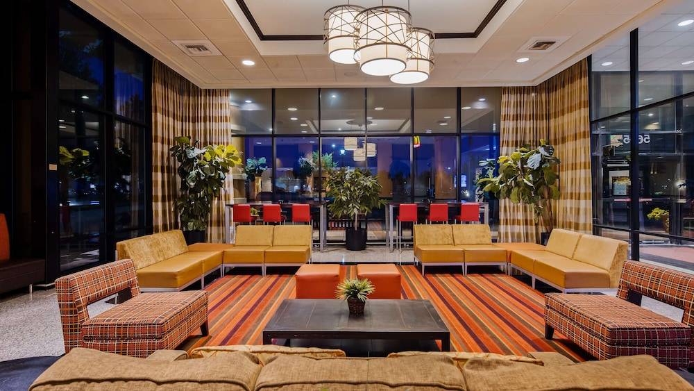 Best Western Plus Hotel & Conference Center 2