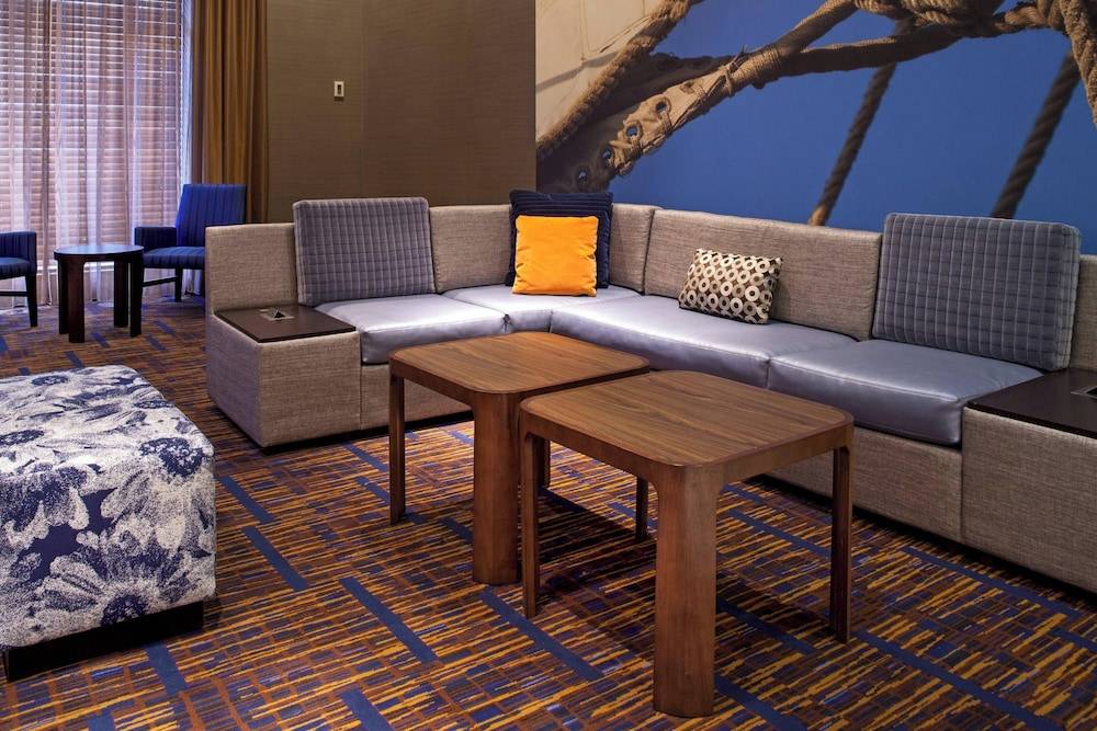 Courtyard by Marriott Baltimore Downtown Inner Harbor 1
