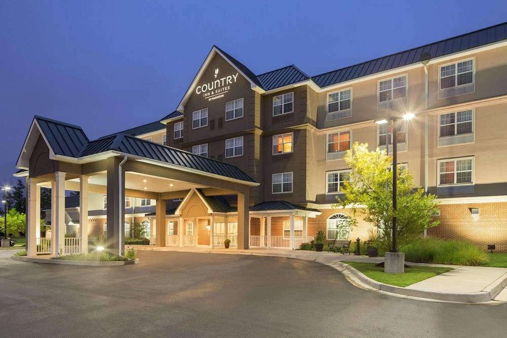 Country Inn & Suites by Radisson, Baltimore North, MD 1