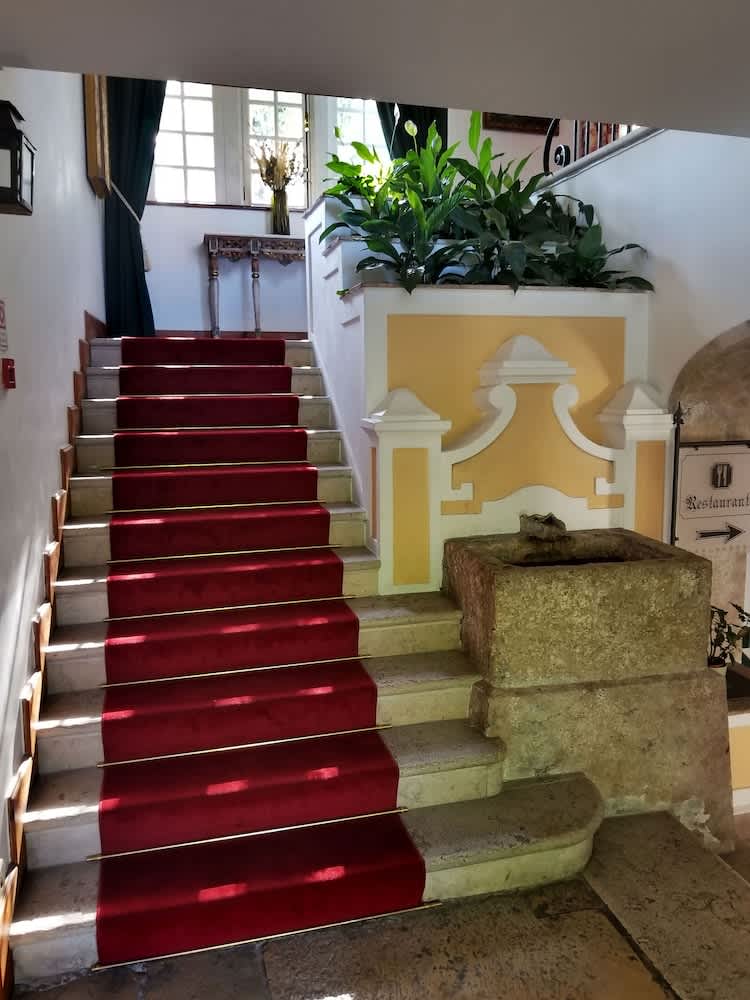 Lawrences Hotel 2