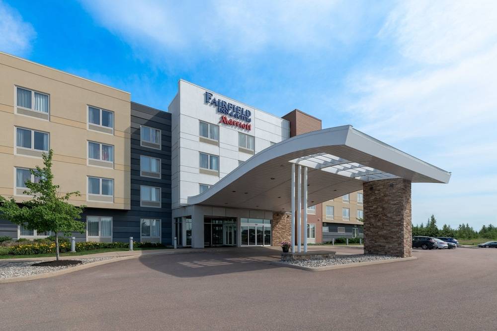 Fairfield Inn & Suites by Marriott Moncton 1