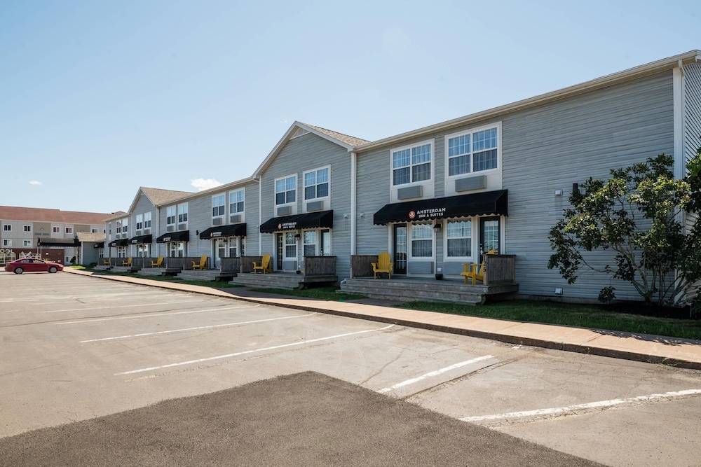 Amsterdam Inn & Suites, an Ascend Collection Hotel 1
