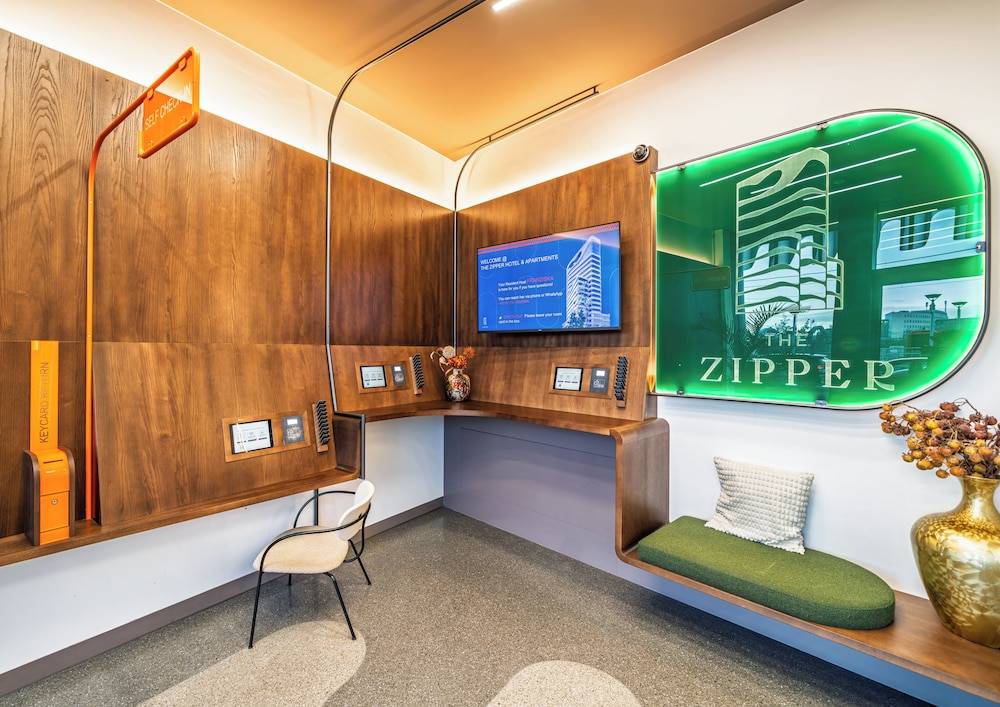 The Zipper Hotel und Apartments 2