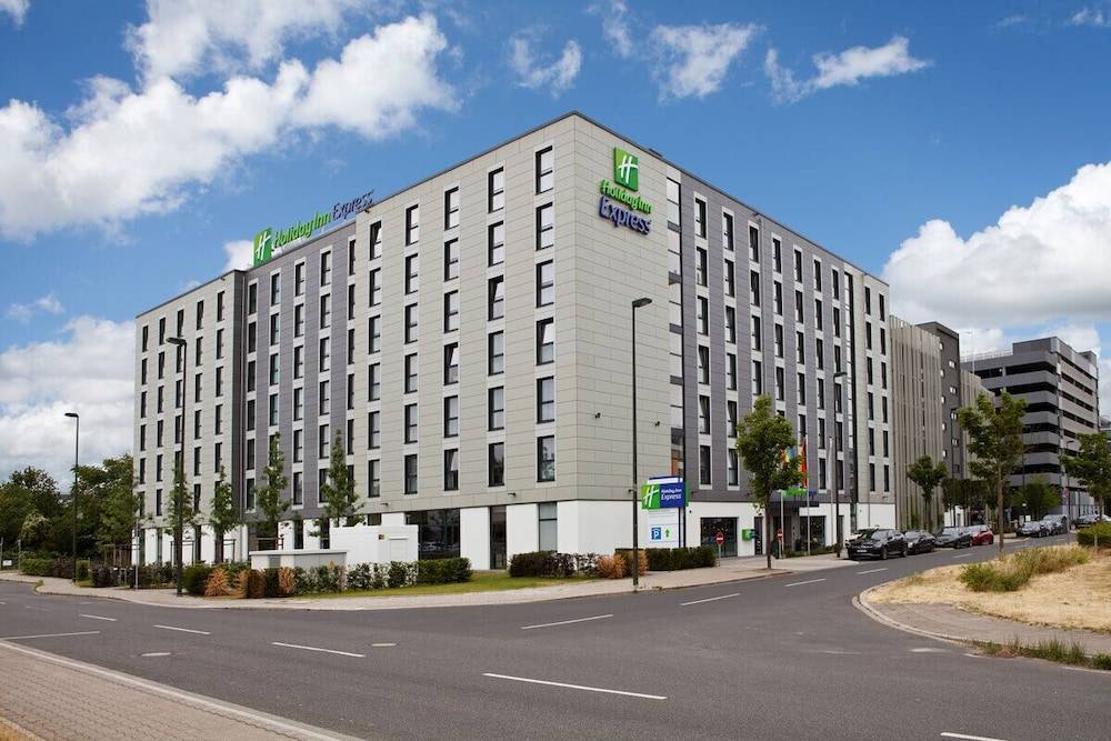 Holiday Inn Express DÜSSELDORF AIRPORT by IHG 1