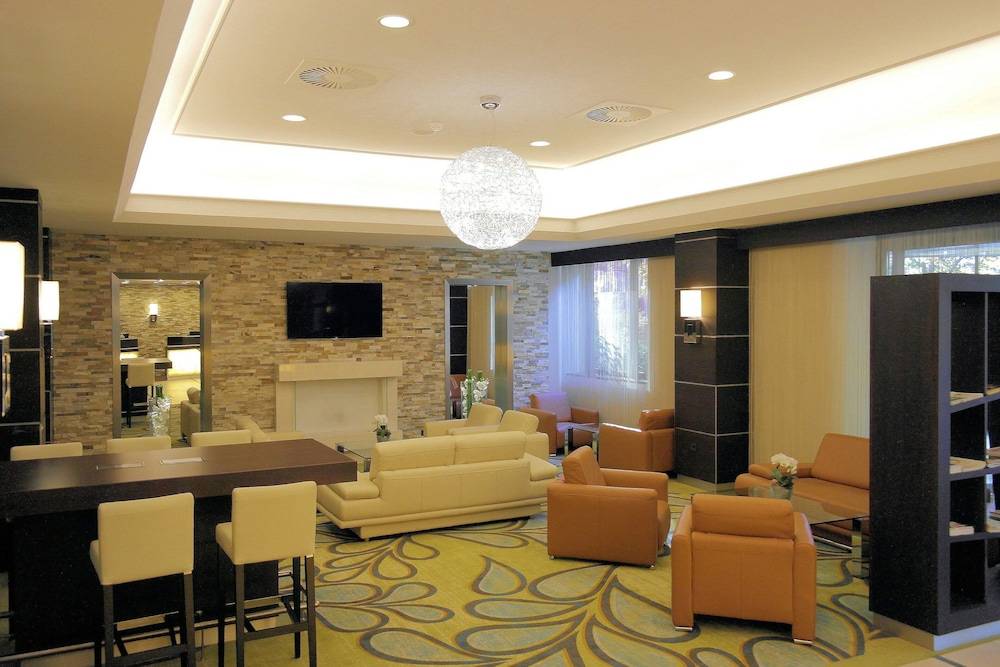 Courtyard by Marriott Düsseldorf Seestern 1
